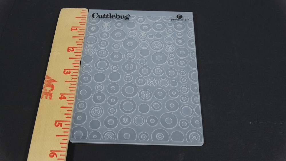 Cuttlebug Provo Craft Embossing Folder Spots & Dots 37-1145