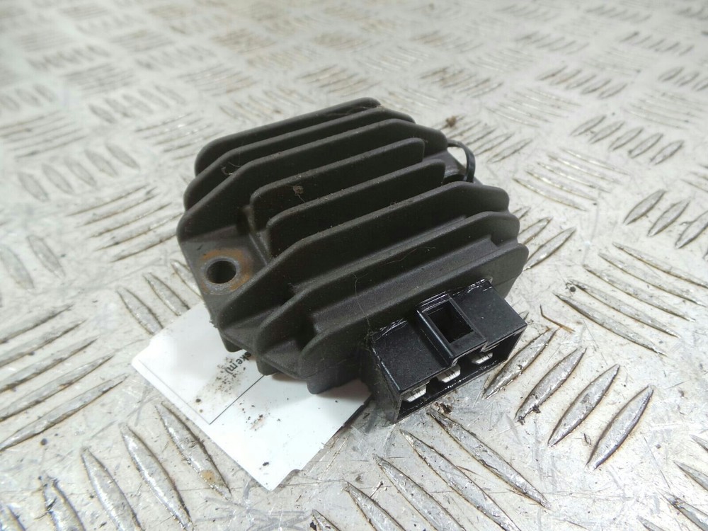 2013 YAMAHA YBR 125  RECTIFIER REGULATOR