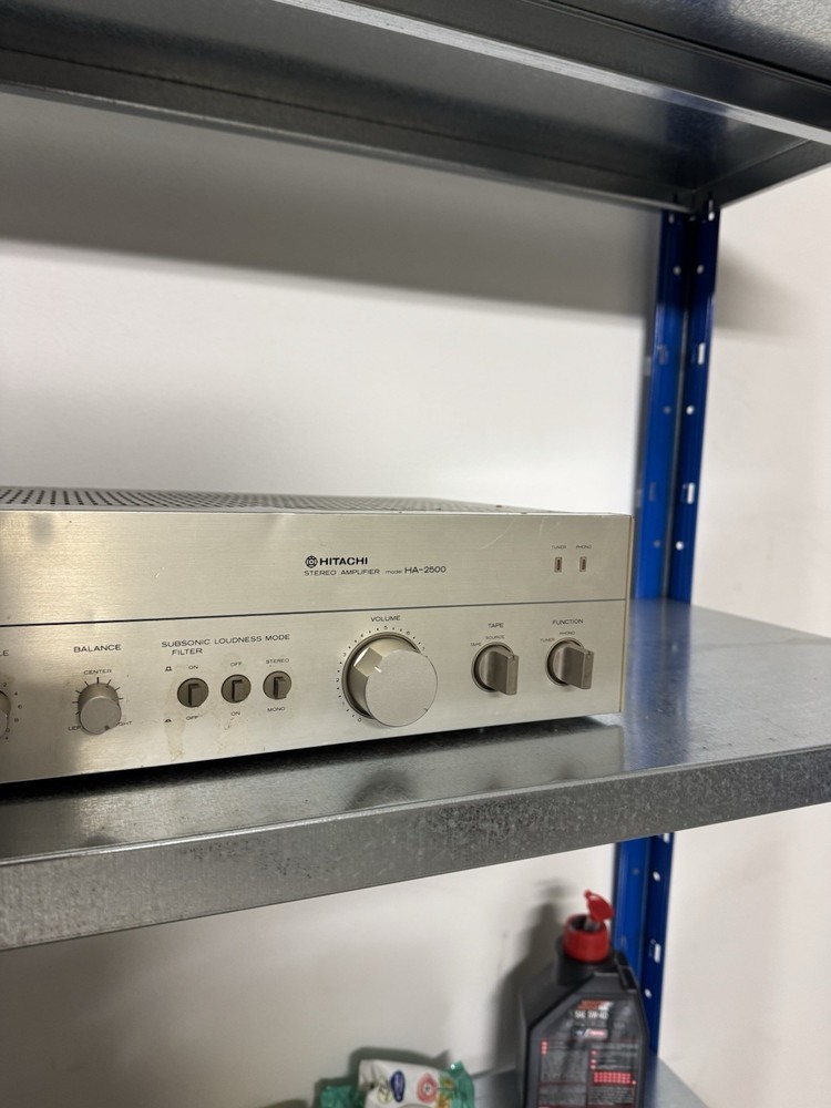HITACHI STEREO AMPLIFIER model HA-2500