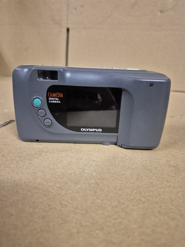 Olympus Camedia C-820L 1.3MP Compact Digital Camera Silver Untested