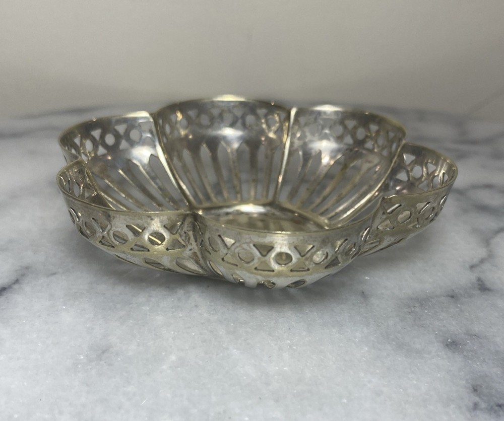 Vintage EPNS Electro Plated Nickle Silver Candy Dish England