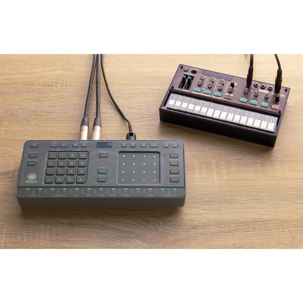 AlphaTheta CHORDCAT 8-Track Portable Groovebox Controller w Case