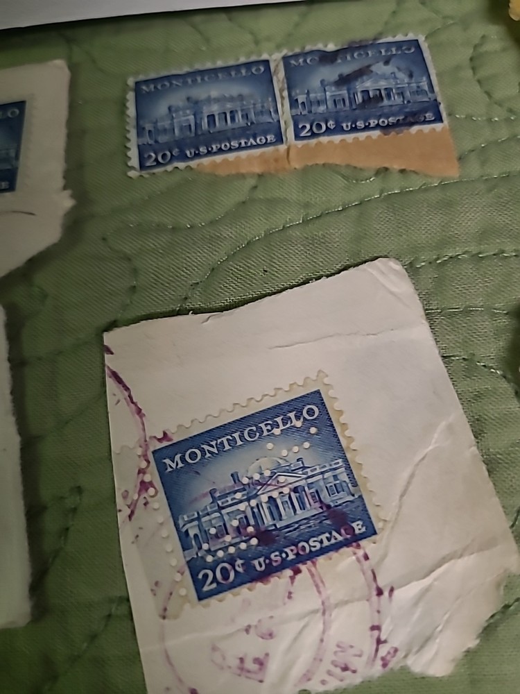 17 MONTICELLO STAMPS (ENVELOPE 62)