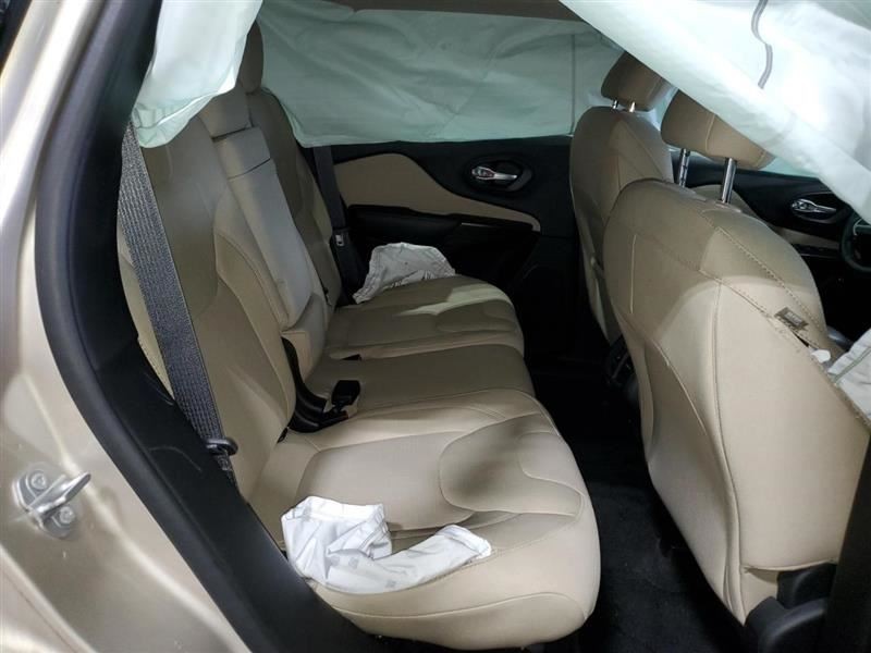 CHEROKEE 2015 Glove Box 402649