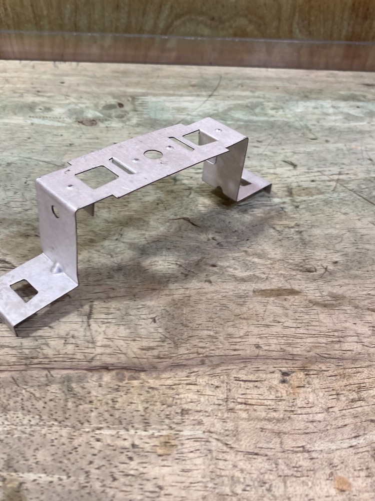 Coleman 5152 Lantern - Globe Bracket