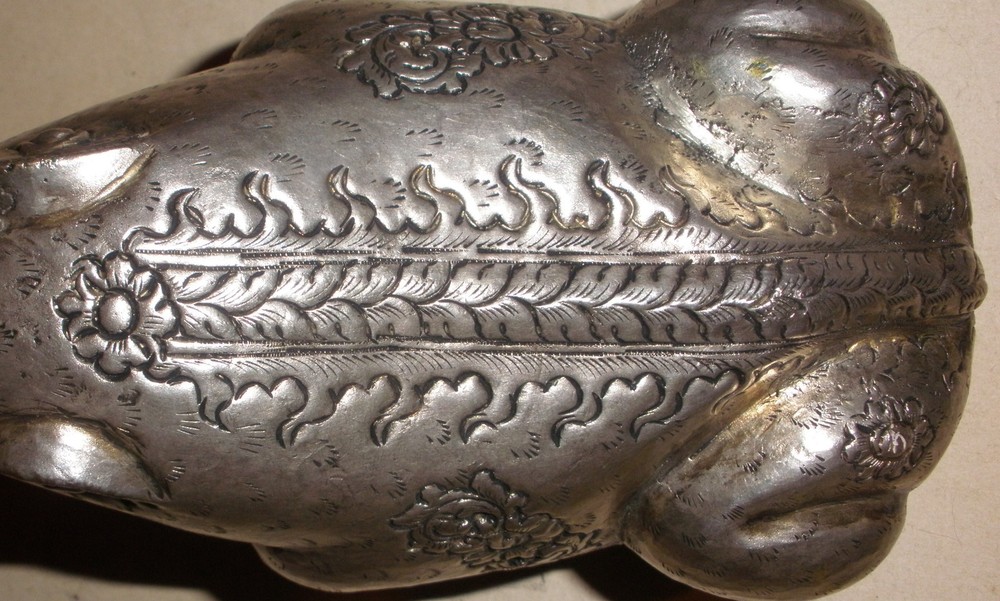 Large vintage South Eastern silver frog box