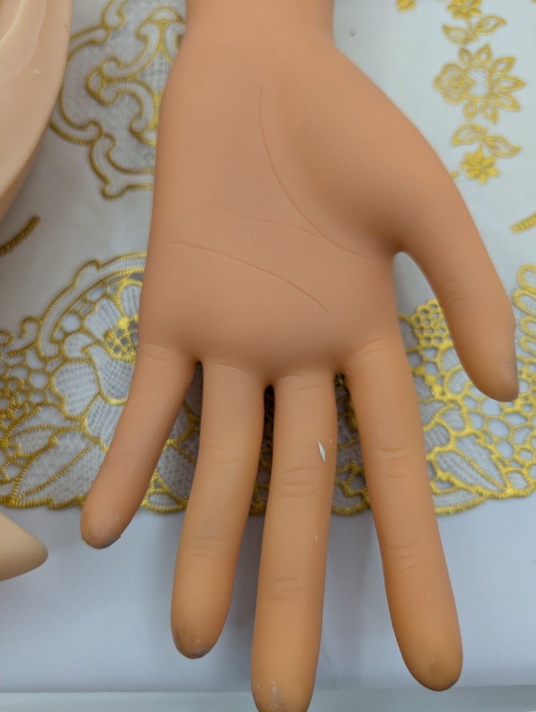 Eyelash extension kit mannequin face and hand mannequin for nail practice USED