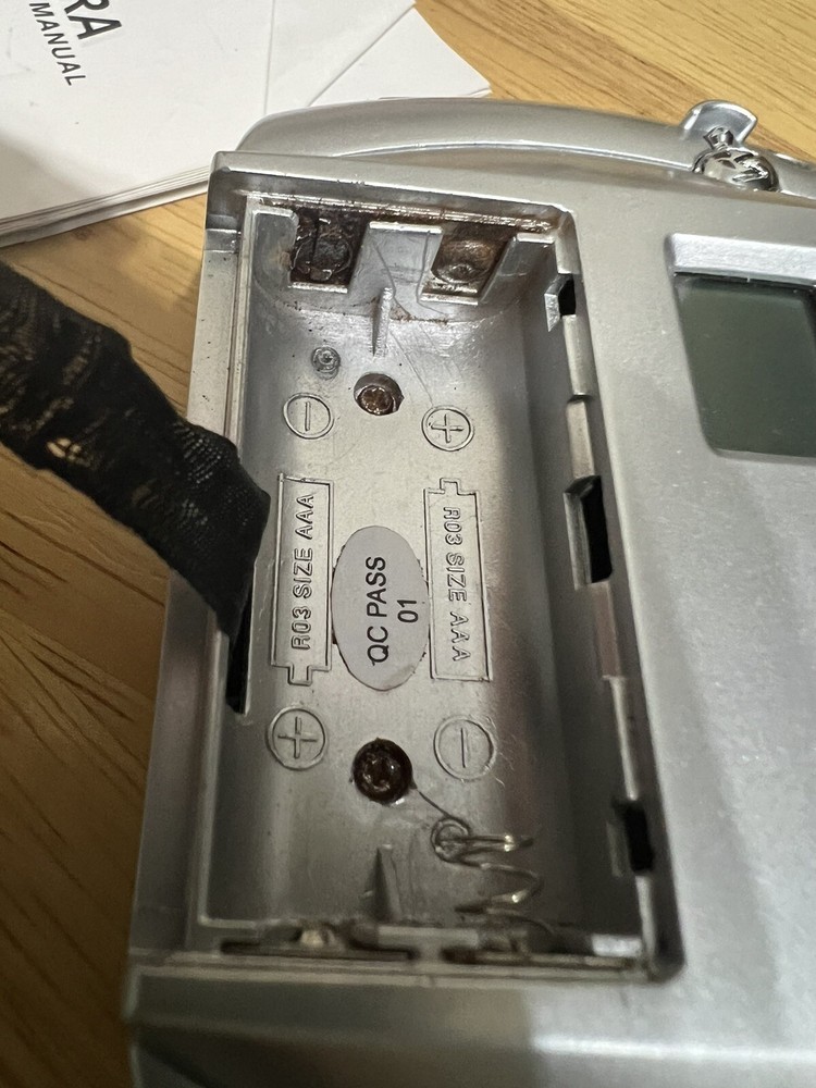 DigiGr8 300k Pixels Digital Camera - Spares Or Repairs
