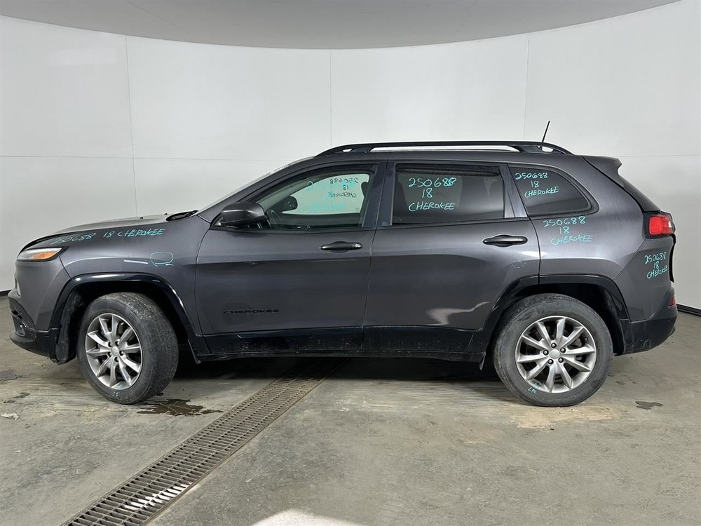 Camera/Projector Camera Front Behind Windshield Fits 14-18 CHEROKEE 2792810