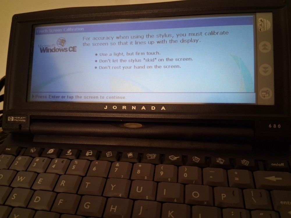 Hewlett-Packard Jornada 680 - "Powered by Microsoft Windows CE"