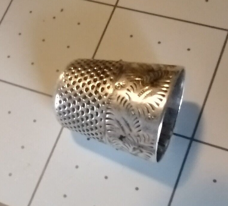DECORATIVE ETCHED SILVERPLATE Silver THIMBLE Size 0?