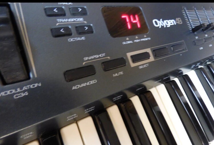 M-Audio OXYGEN 49 Key USB MIDI Electronic Keyboard Controller 3rd Gen w/ Cable
