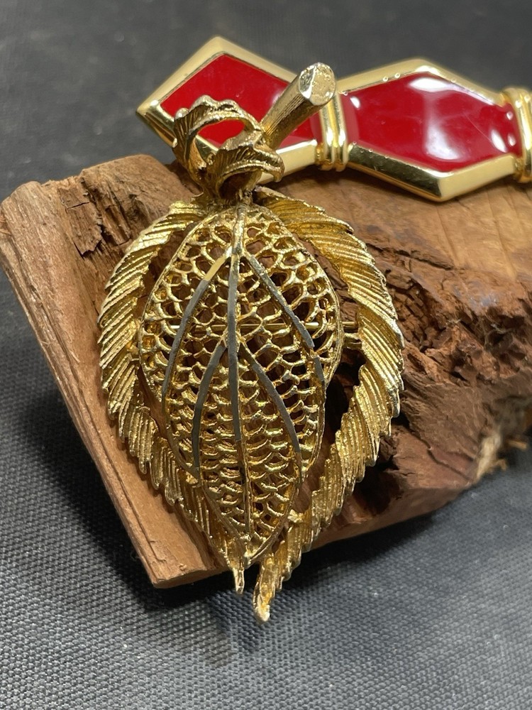 BSK &MONET Gold Tone BOOCH 2pcs