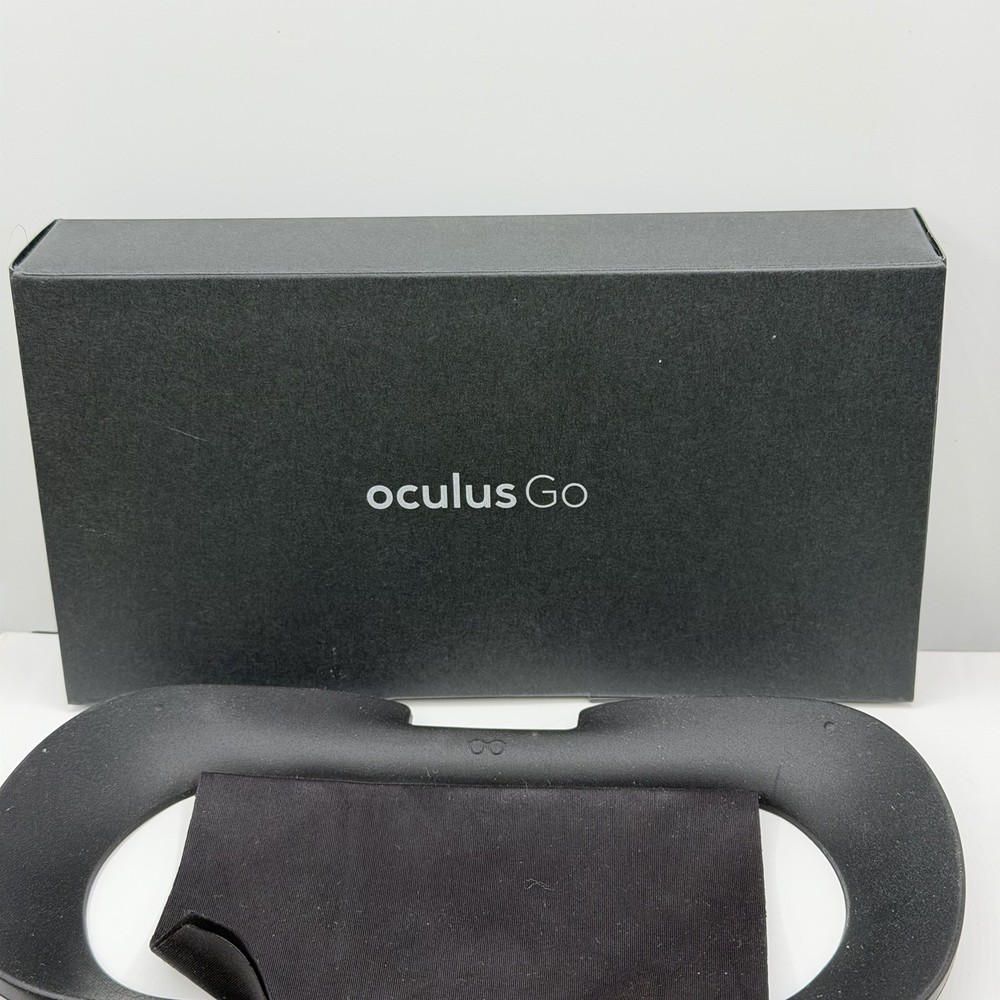 Oculus Go Virtual Reality Headset 32GB Standalone VR Headset Complete In Box