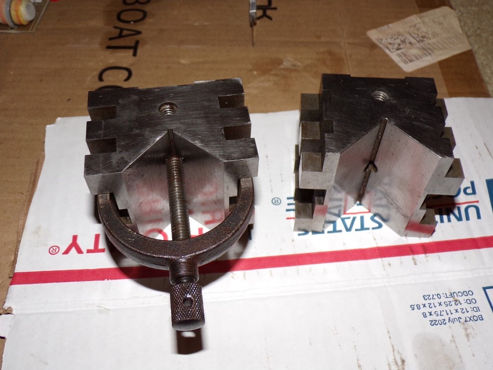 V blocks with one clamp