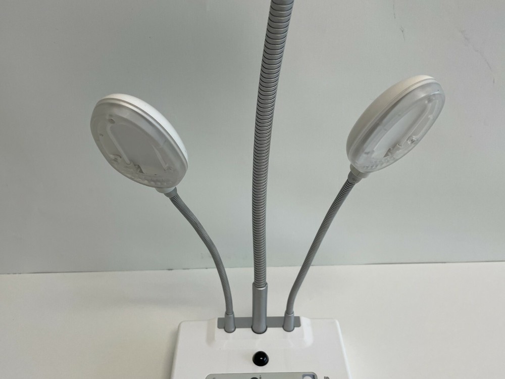 F9: Lumens DC260 Document Camera / Visual Presenter