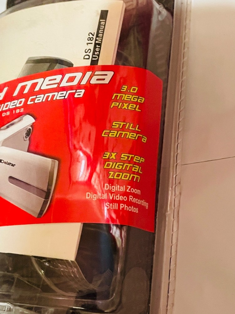 Delstar DS182 Handheld Digital Video Camcorder Complete