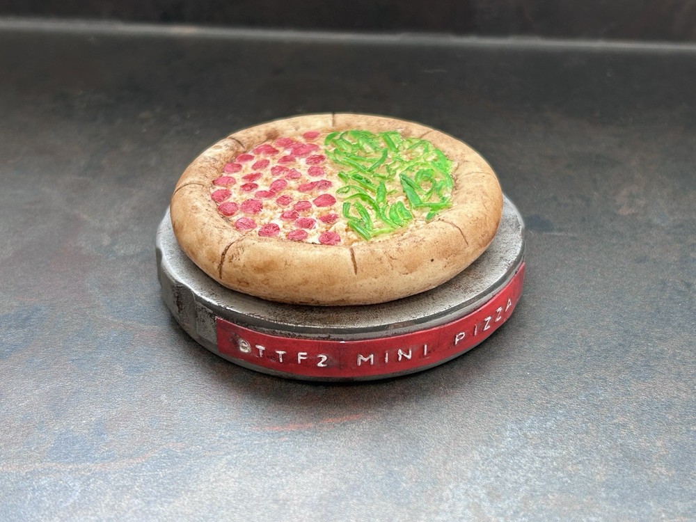 BTTF 2 Back To The Future 2 Pizza Replica Prop Pre Hydrated Version solid resin