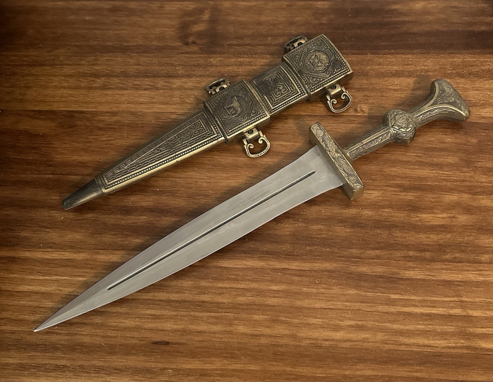 Replica Stainless Steel Roman Empire Dagger Pugio w Engraved Sheath - 15.5"