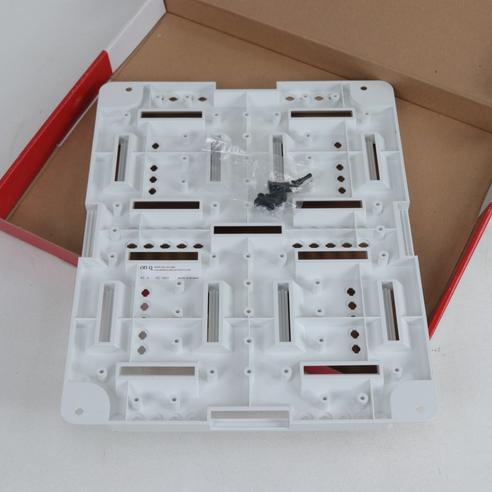 Legrand ON-Q AC1040 Universal Mounting Plate, Open Box