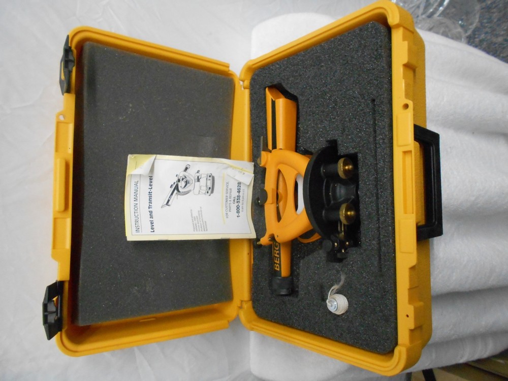 BERGER MODEL 200B LEVEL & TRANSIT LEVEL WITH TRIPOD