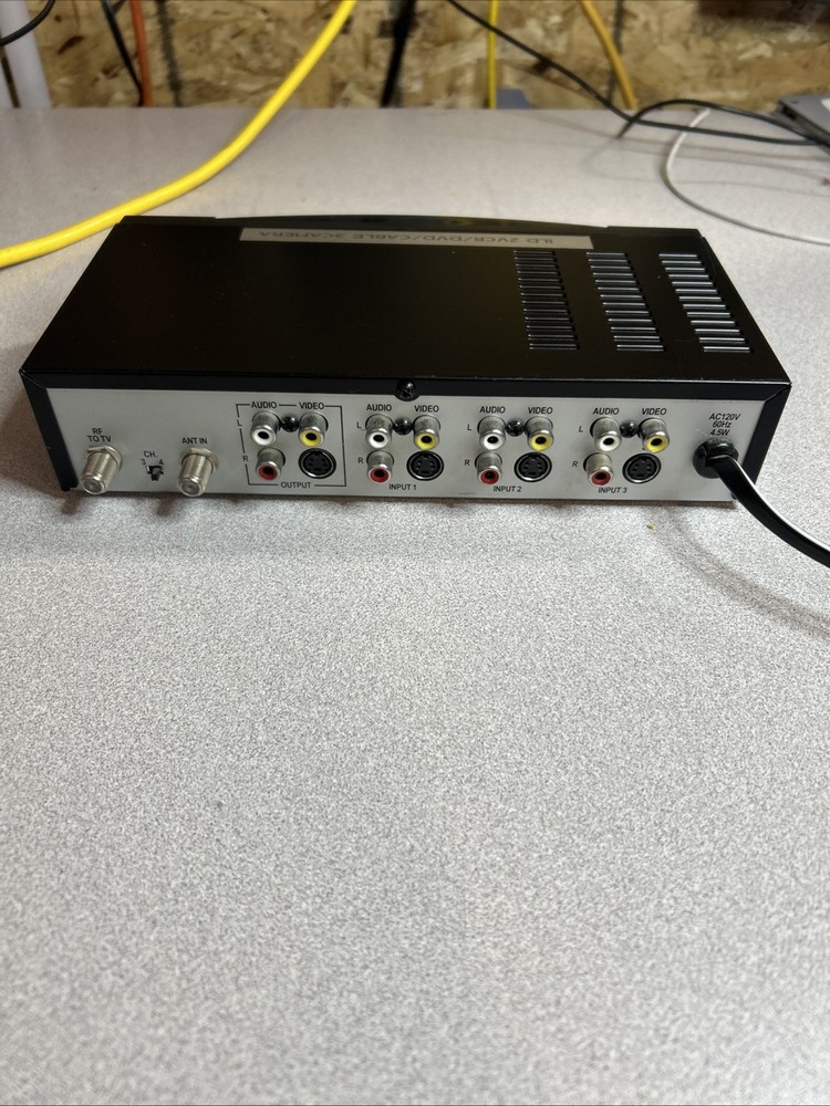 Philips Magnavox PM61151 Video Source Selector With RF Modulator