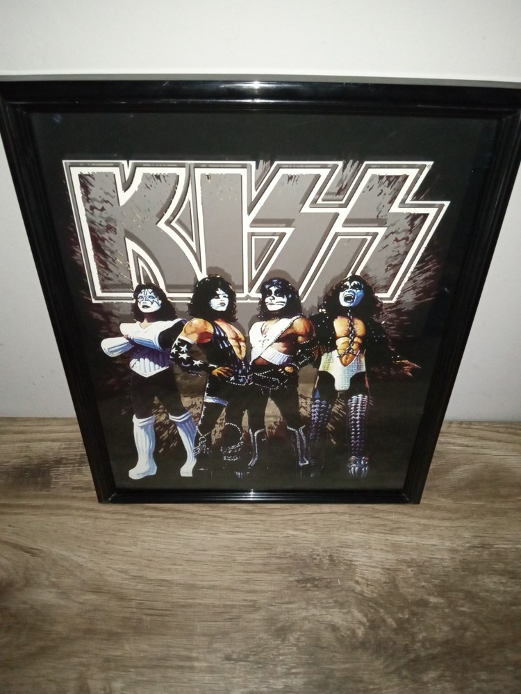 Kiss Love Gun Mirror
