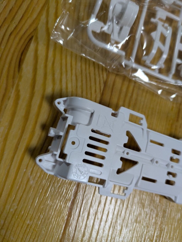 Super 2 Chassis White Set Abs Mini 4Wd