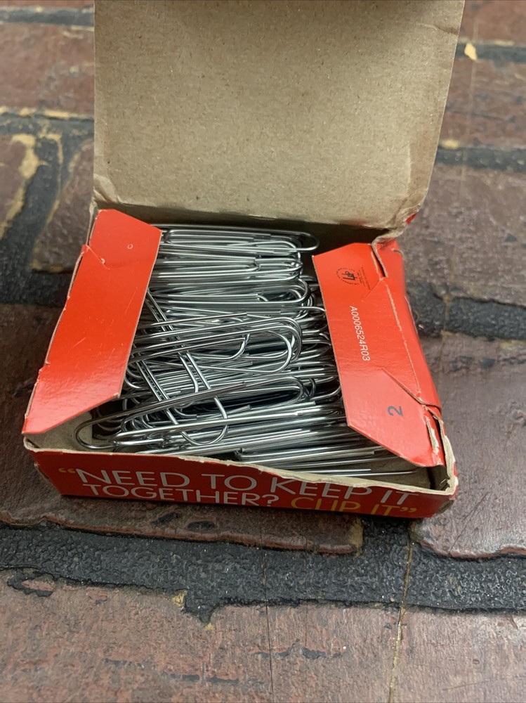 Universal Jumbo Paper Clips - 100 Per Box