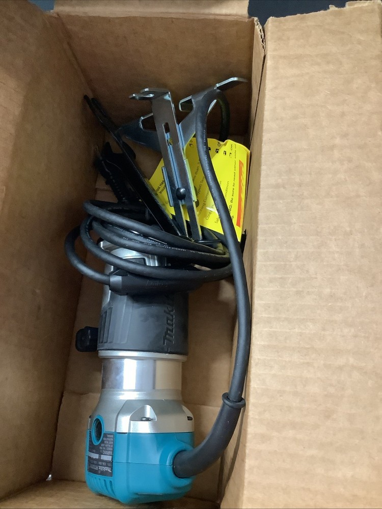 makita compact router tool corded