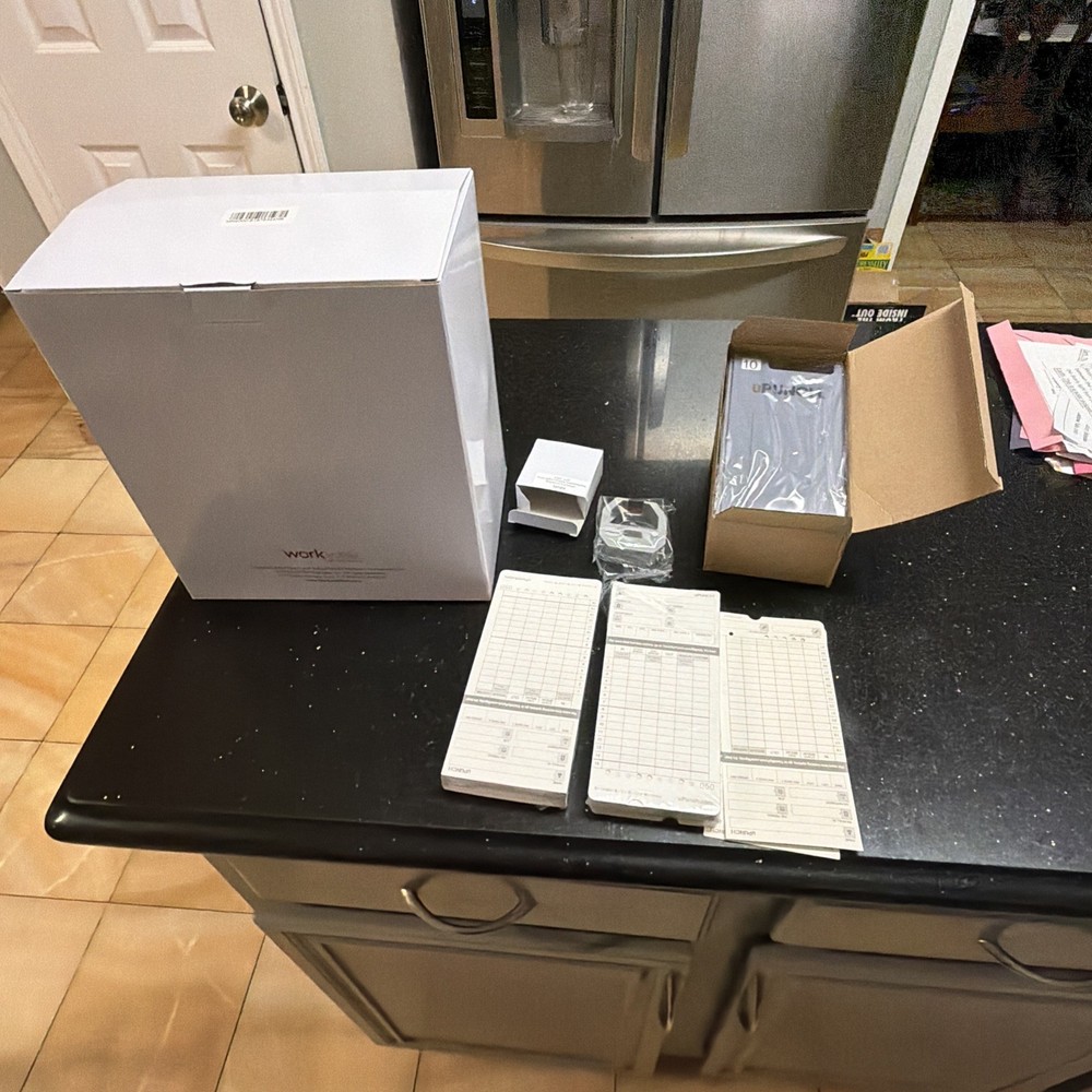 UPUNCH Auto-Align Calculating Time Clock Bundle UB2300 With Time Cards