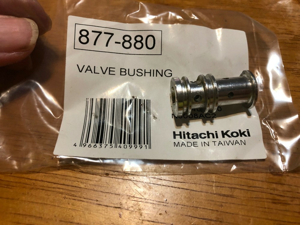 Hitachi Valve Bushing 877880