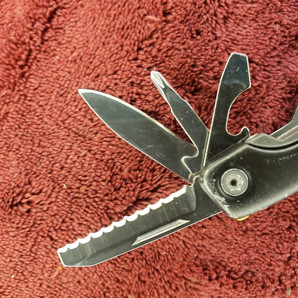 RYOBI Compact 14 in 1 Multi Tool Multitool green & black