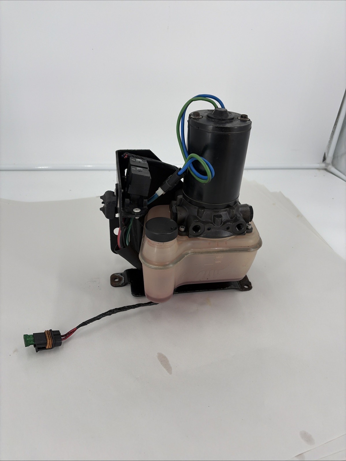 04 Volvo Penta SX M SX-M Out Drive Outdrive trim tilt lift hydraulic pump