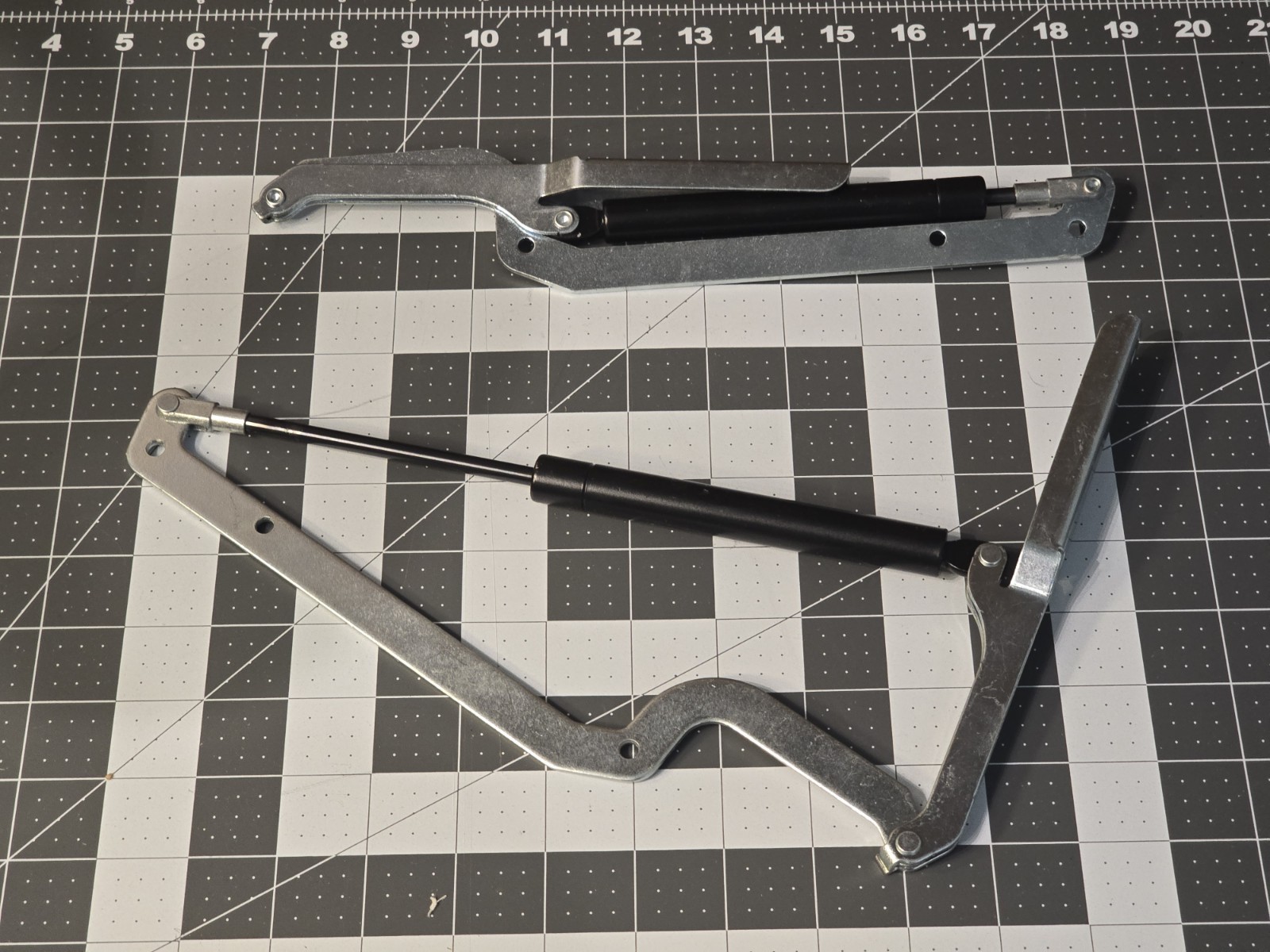 Original Keter NPS Piston Hinge For Keter Storage Boxes, New Lot Of 2