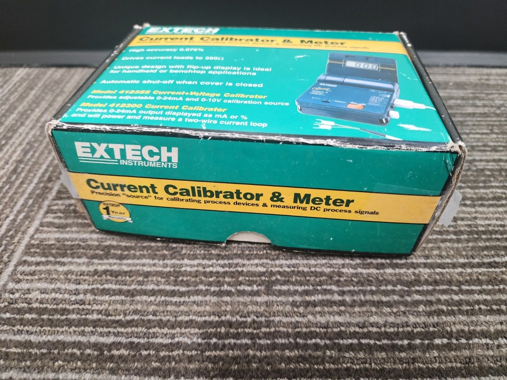 Extech OYSTER 412355A Current & Voltage Calibrator Meter & Test Lead Probe