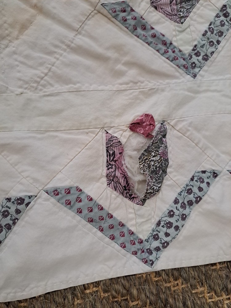 Vintage Geometric Tulip Pattern Cotton Quilt Unknown Maker