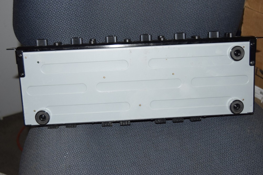 Xantech XSS26100W Two Source 6 zone Speaker Selector - Rack Mountable - *READ*