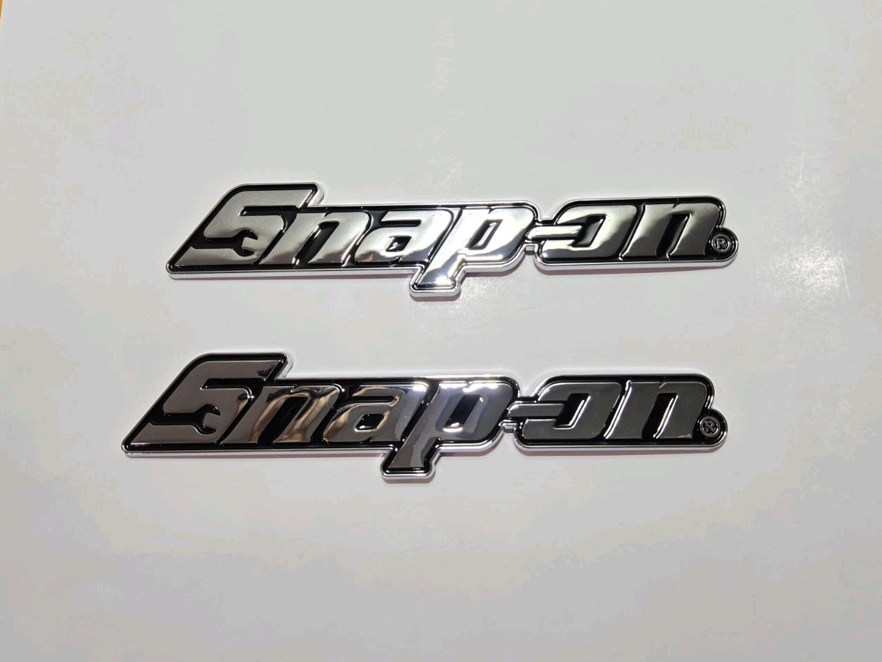 2PK SNAP ON TOOLS LOGO EMBLEM Chrome Badge Decal + 2X Keytags RED Carabiner NEW!