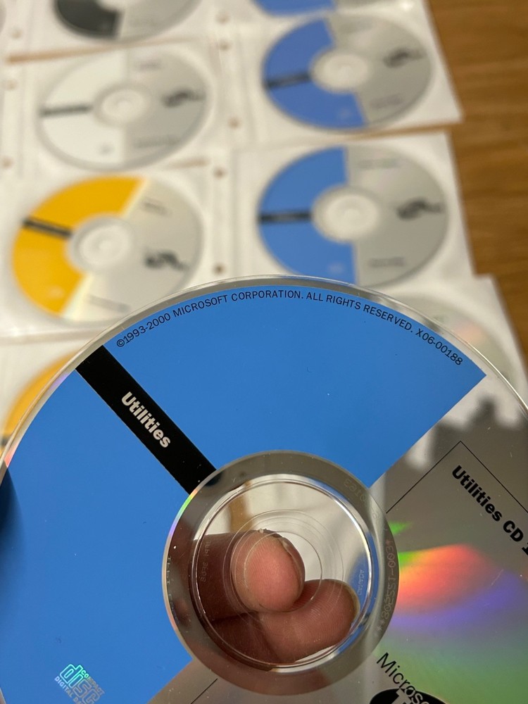 Microsoft TechNet Bundle 1999 2000 Utilities Extras Monthly Issues Service Packs