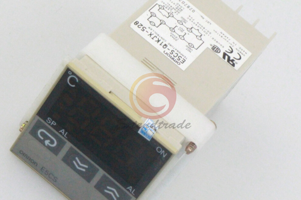 One Used OMRON E5CS-Q1KJX-528 Temperature Controller