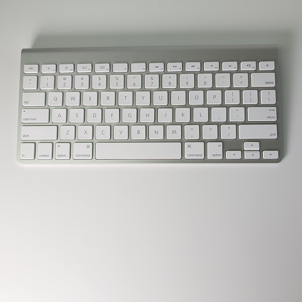 GENUINE Apple Wireless Bluetooth Keyboard A1314 Mac Tested