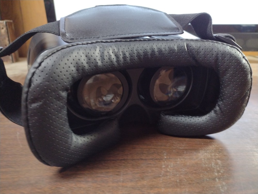 HD360X VR HEADSET FOR SMART PHONE PRE-OWNED EXCELLENT CONDITION