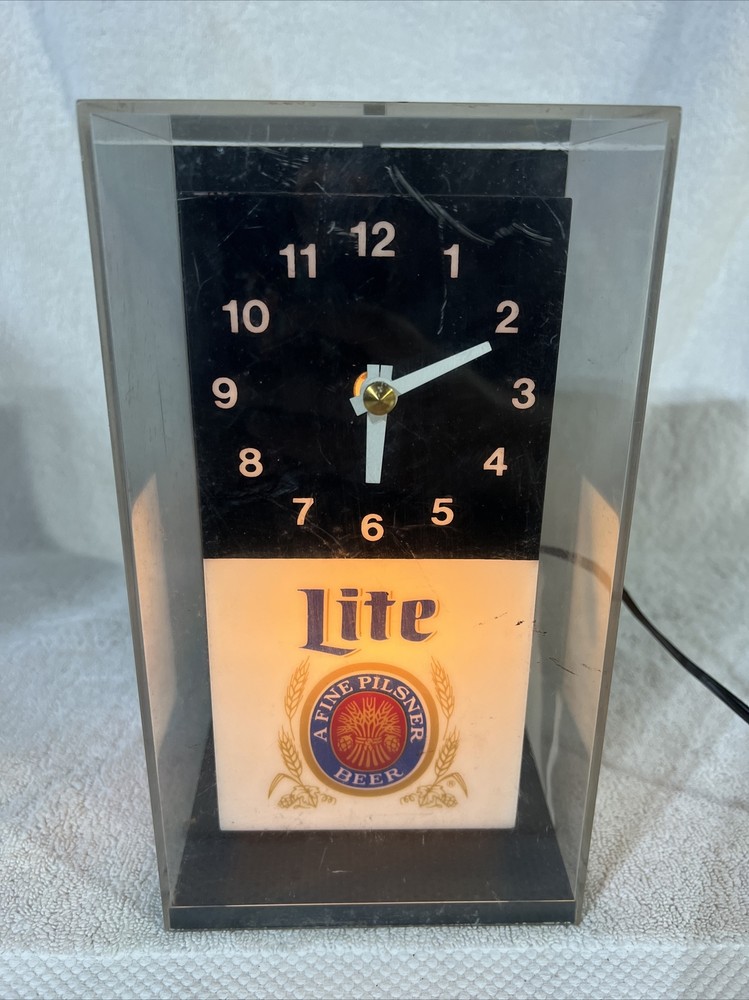 MILLER LITE BEER LIGHT UP CLOCK