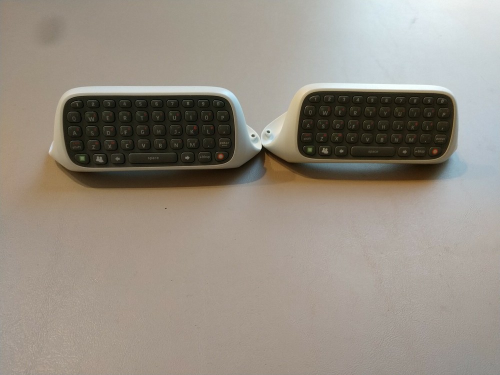 Official Xbox 360 Chatpad Keypad Controllers (2)  Keyboards White