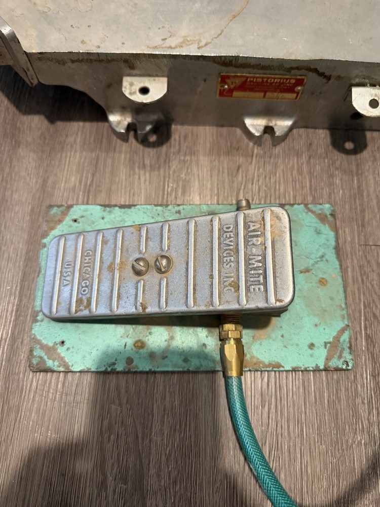 PISTORIUS MV Pneumatic Miter Vise - Untested