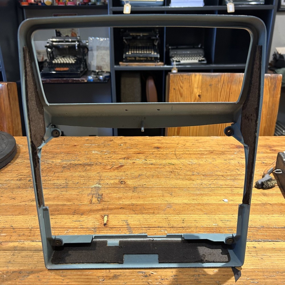 Olivetti Lettera 32 replacement frame/body shell