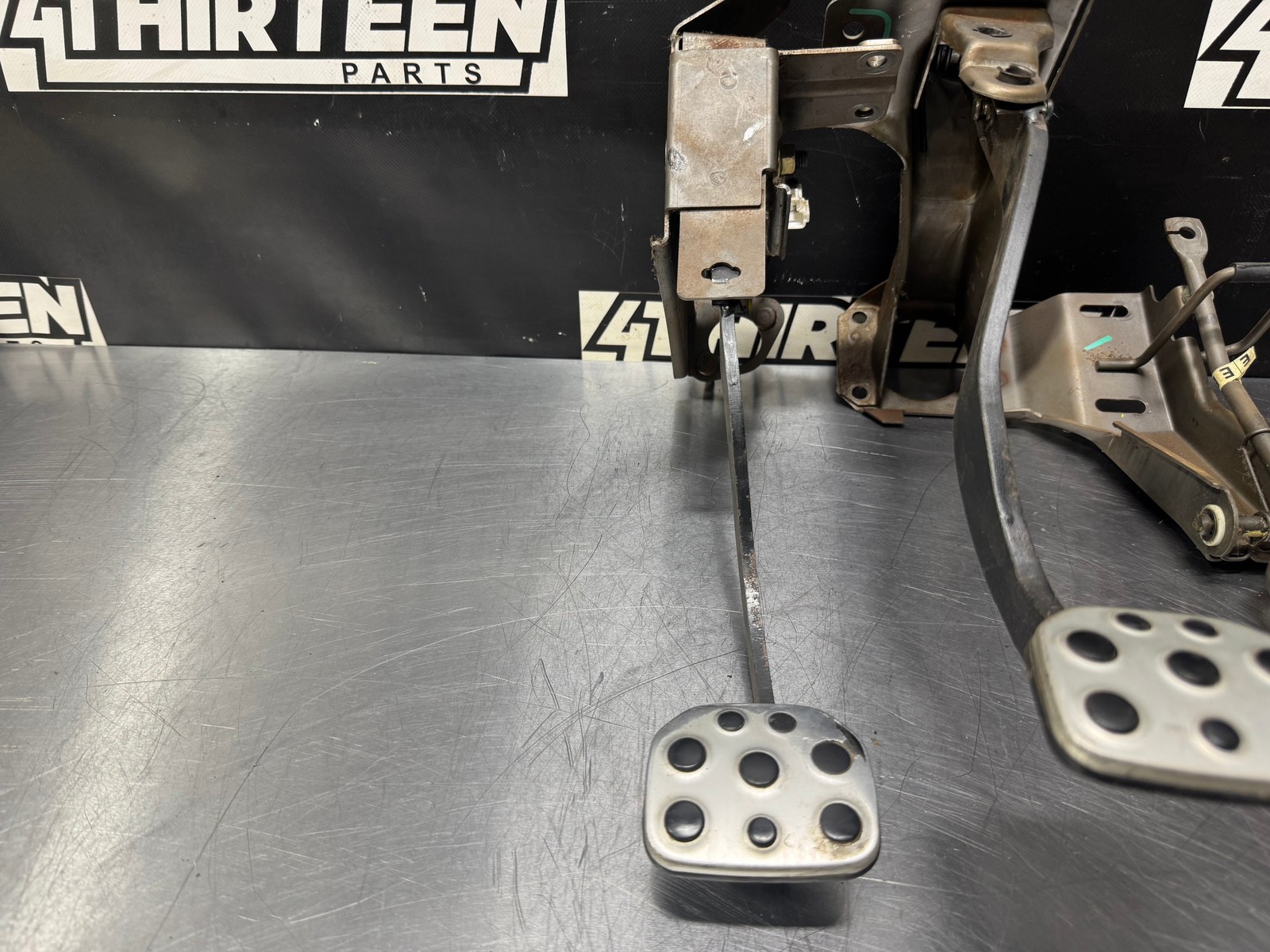 04-06 PONTIAC GTO MANUAL PEDAL ASSEMBLY OEM #L452