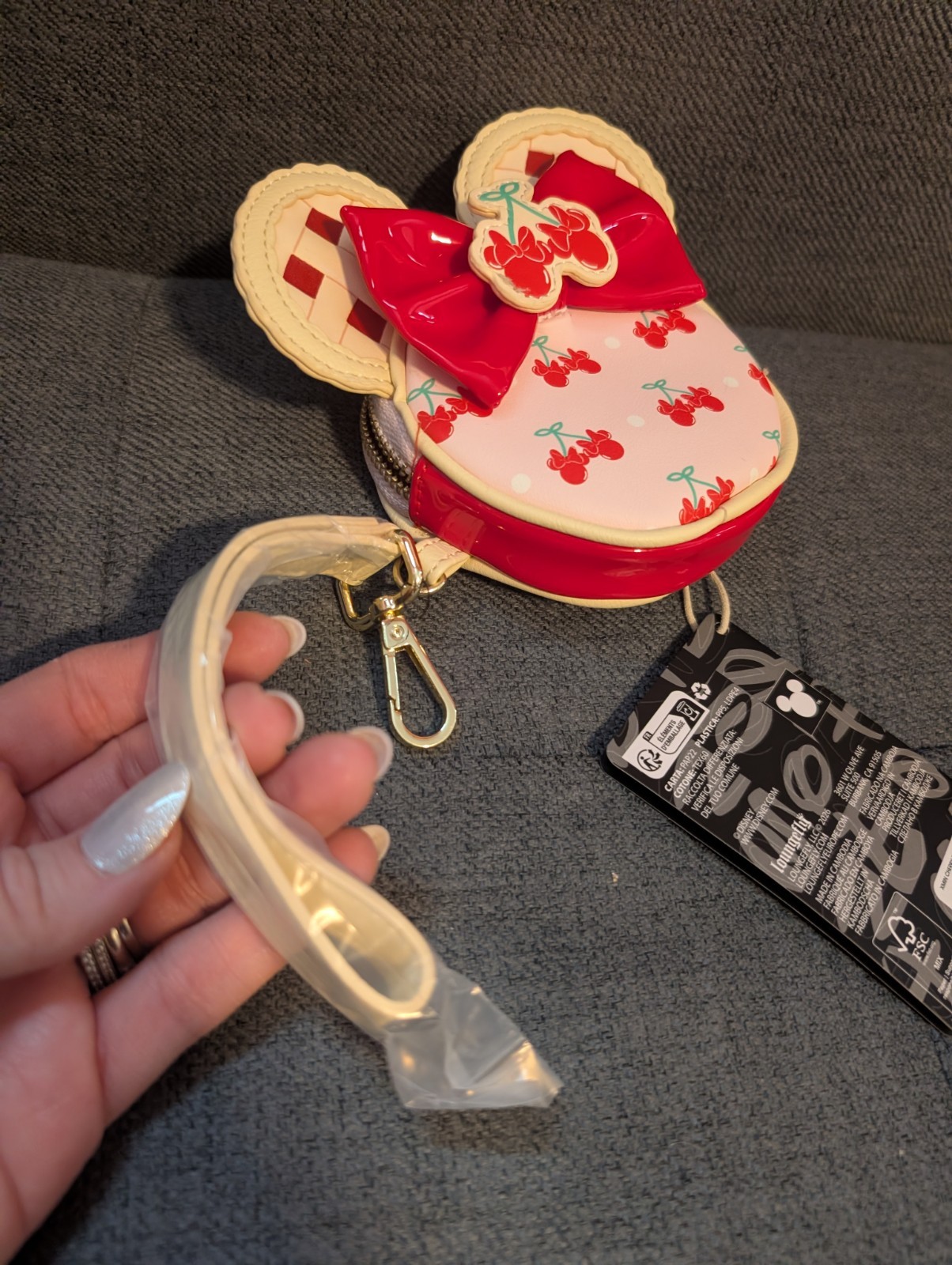 Loungefly Disney Minnie Mouse Cherry Pie Coin Purse Zip Around Pouch With Strap