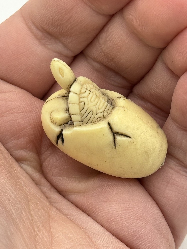 Vintage Old Mini Plastic Detailed Turtle Figurine Trinkets